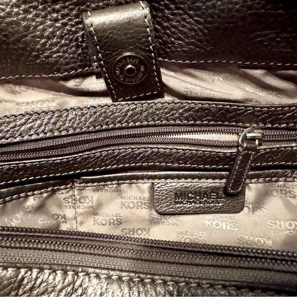 Michael Kors Silver Leather Bag - Picture 6 of 7